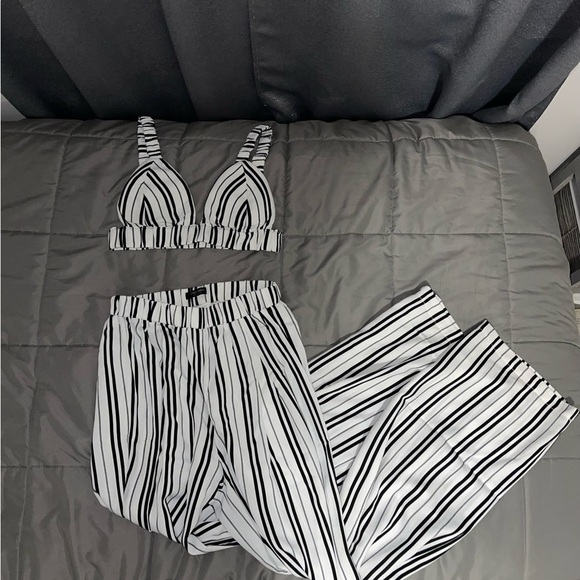 2 Piece Pants Set - Picture 2 of 3